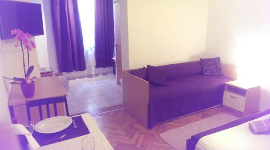 Apartments Mira Makarska Bagian luar foto
