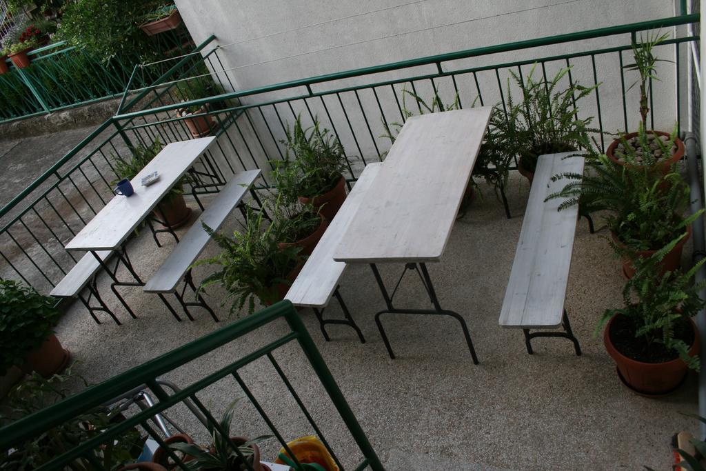Apartments Mira Makarska Bagian luar foto
