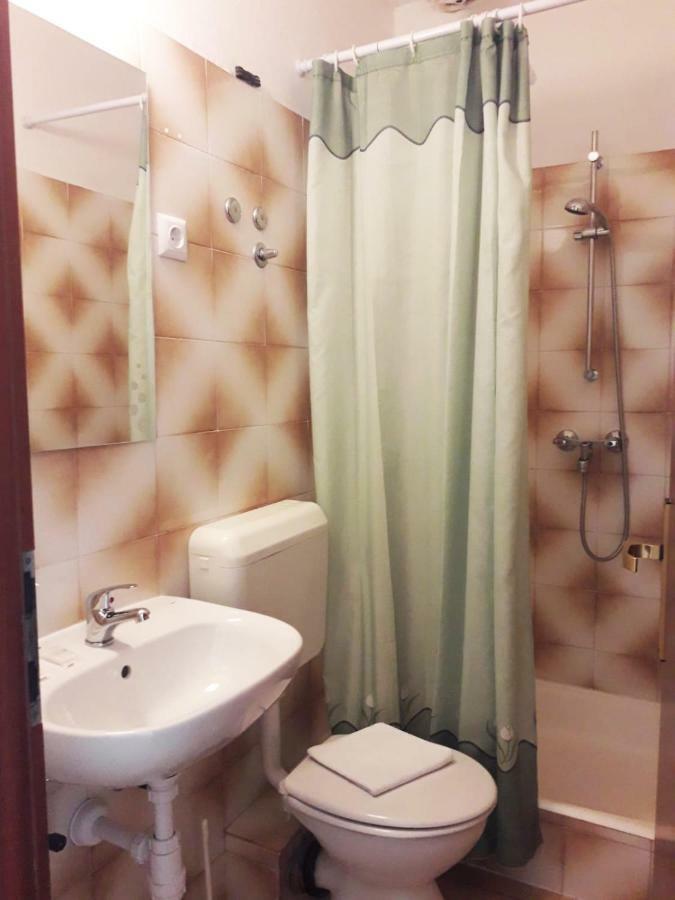 Apartments Mira Makarska Bagian luar foto