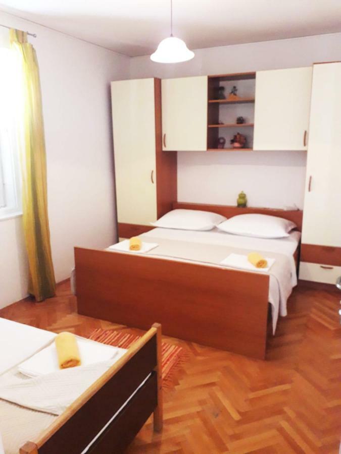 Apartments Mira Makarska Bagian luar foto