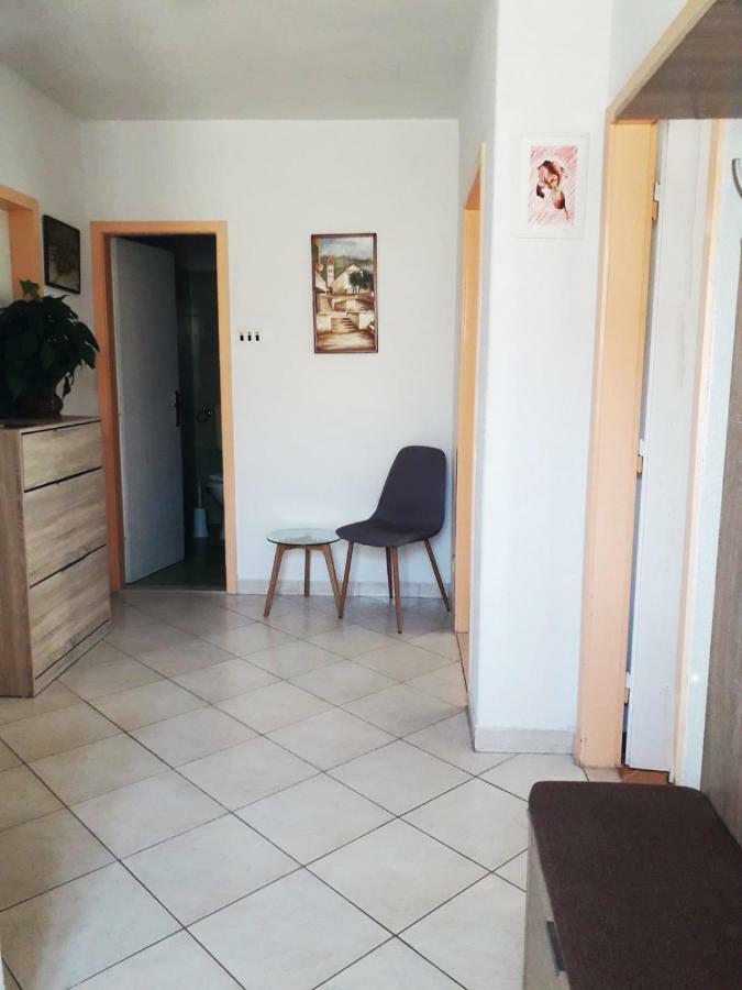 Apartments Mira Makarska Bagian luar foto